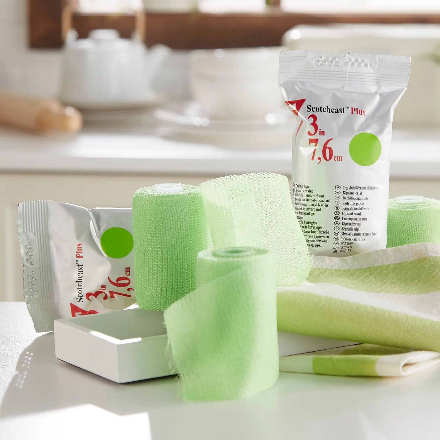 3M™ Scotchcast™ Plus Bright Green Cast Tape, 3 Inch x 4 Yard 3M™ Scotchcast™ Plus