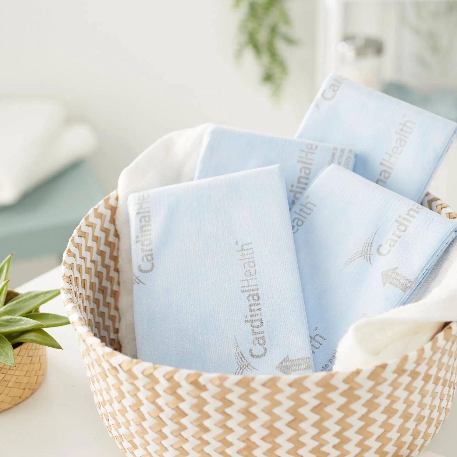 Wings™ Quilted Premium Comfort Maximum Absorbency Low Air Loss Positioning Underpad, 23 x 36 Inch Wings™ Quilted Premium Comfort